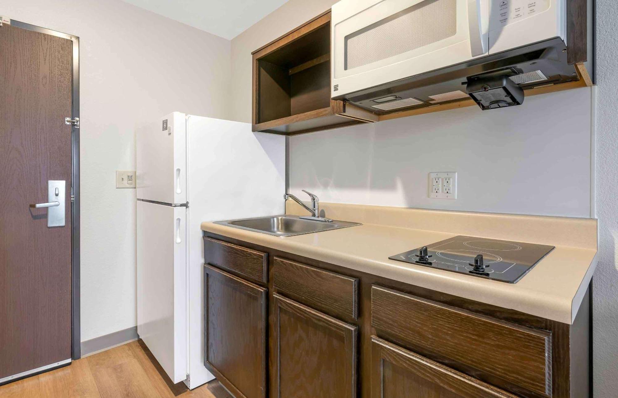 Extended Stay America Select Suites - Louisville - Airport מראה חיצוני תמונה